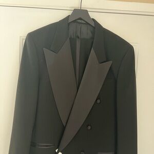 Men’s double breasted peaked lapel black tuxedo 42R